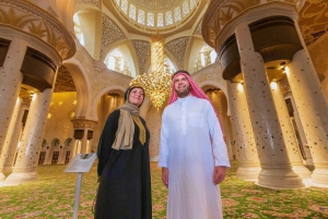 Abu Dhabi: Excursão a pé guiada na Grande Mesquita Sheikh Zayed
