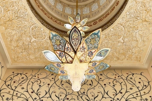 アブダビのウォーキングツアー：シェイク・ザイード・モスクと図書館をご訪問ください