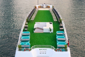 Abu Dabi: paseo en barco con cena y buffet en un megayate en Yas Marina Bay