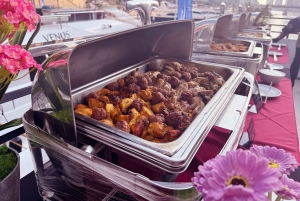 Abu Dabi: paseo en barco con cena y buffet en un megayate en Yas Marina Bay