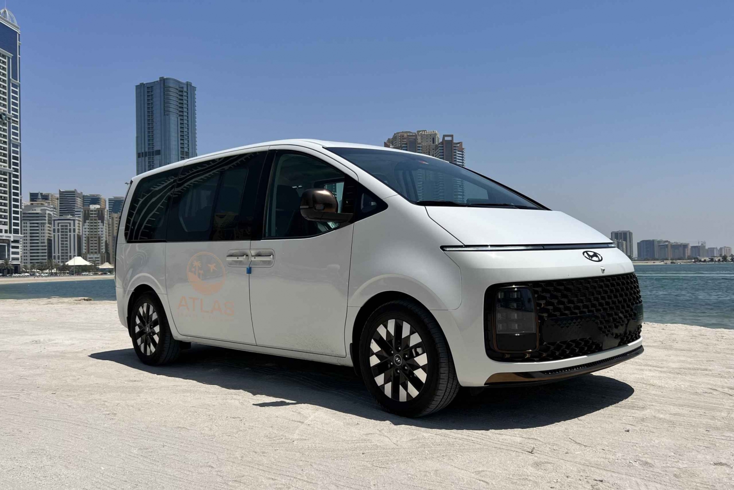 Dubai/Abu Dhabi: Privat transport med turguide