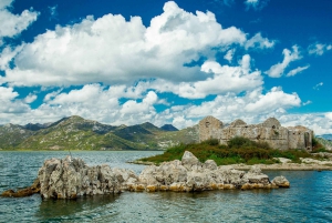Virpazar : Aventure historique et naturelle en bateau sur le lac Skadar