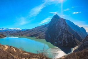 アルバニアボヴィラ湖ジープサファリ（観光ポイント付き