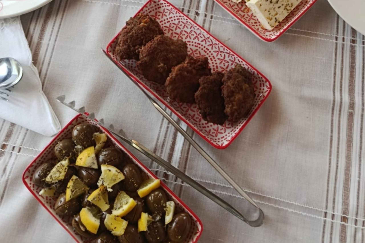 Berat: Ontdek Albanië met een kookles met drankproeverij