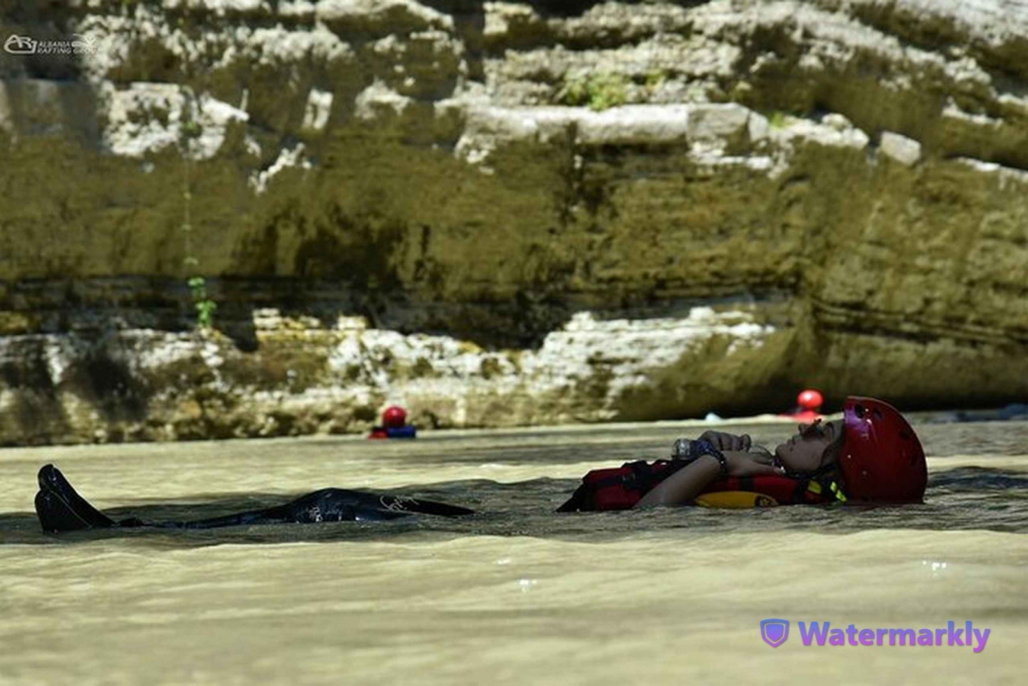Esplorazione della cascata di Bogova e del canyon di Osumi con attrezzatura