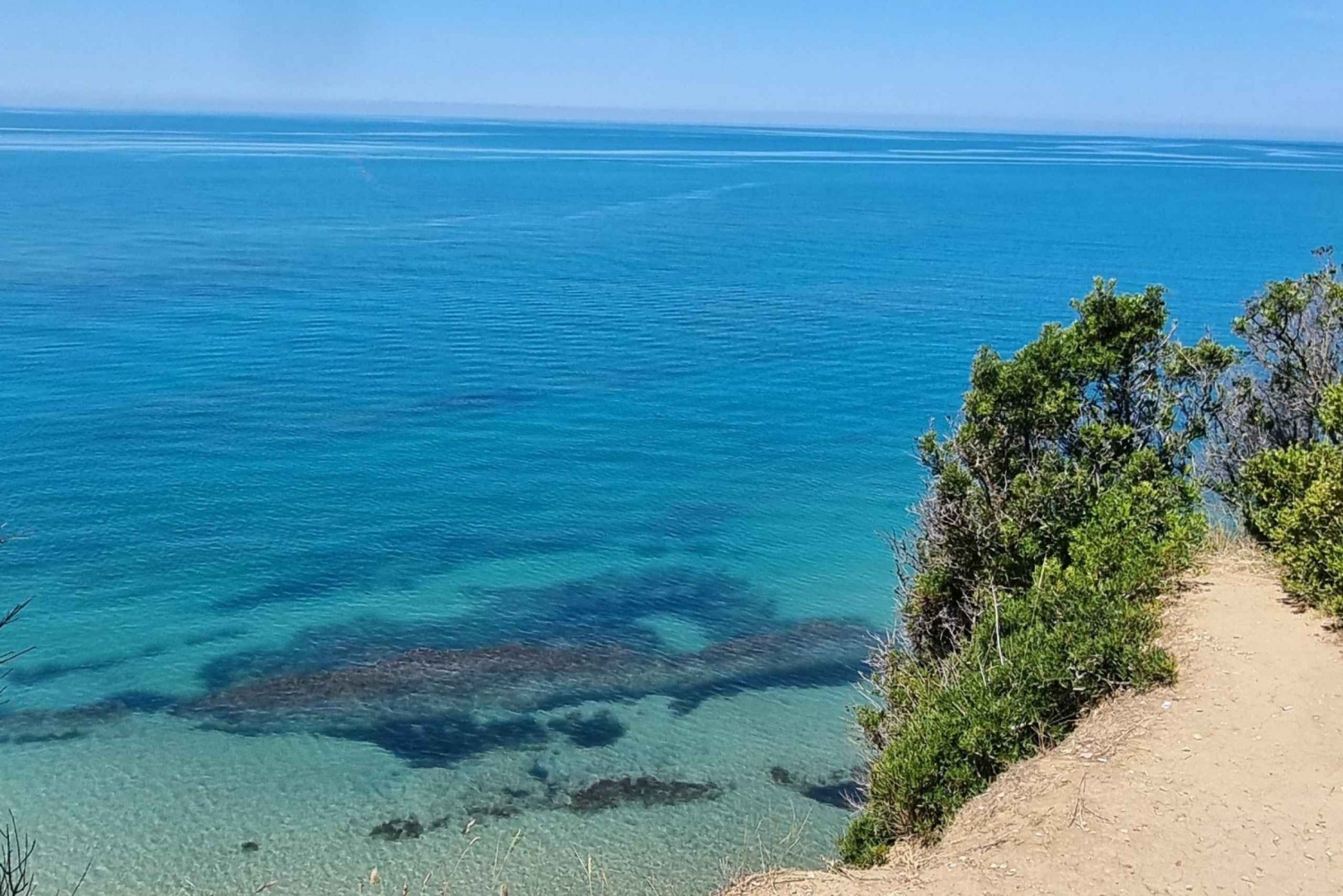 Rodon-odden, fottur til slott, strand, vinsmakingstur!