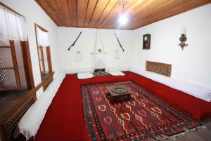 Byrundvisning om den kolde krig: Hemmelighederne bag det kommunistiske Gjirokastra