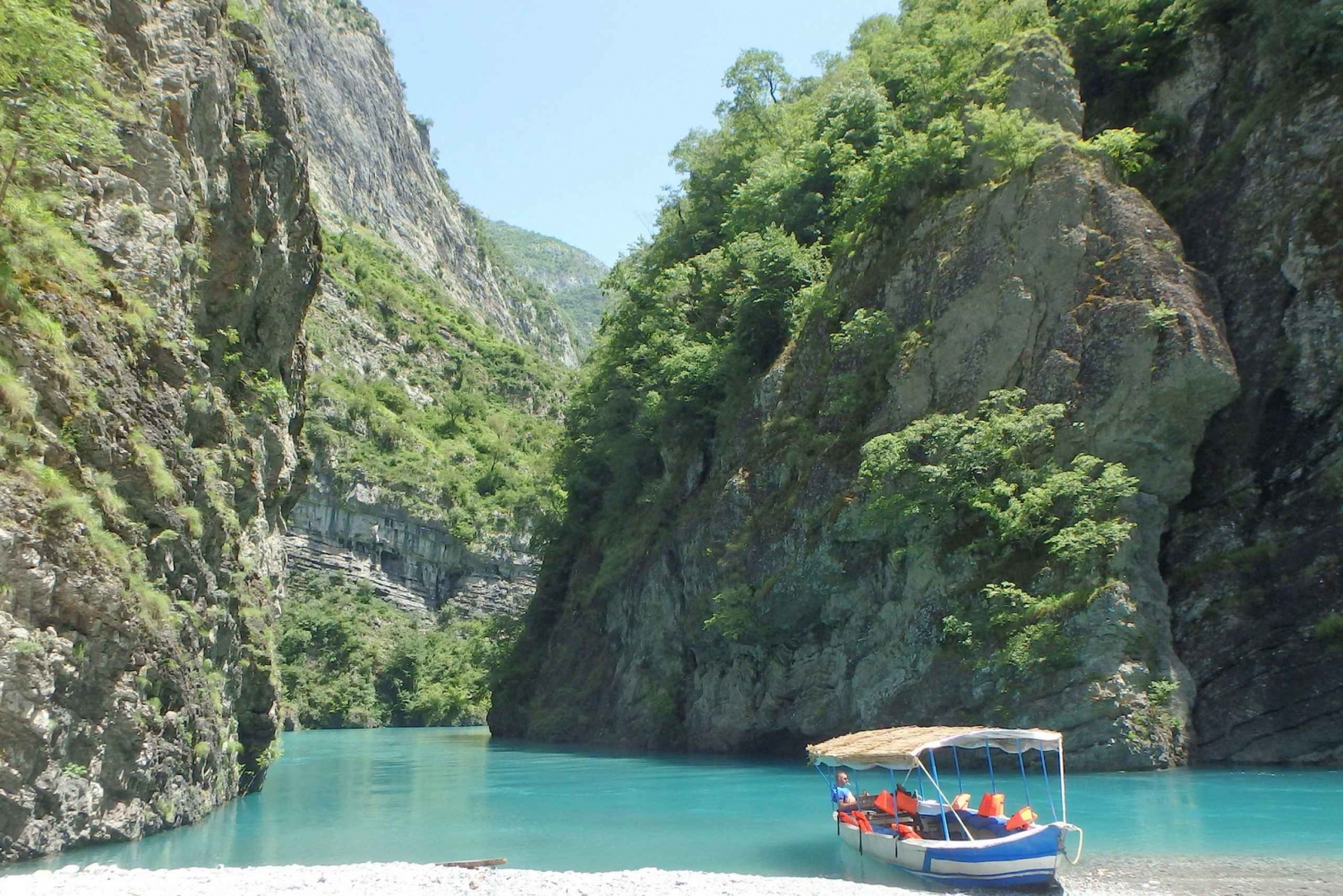 Albanian Thaimaa: Shala River Experience