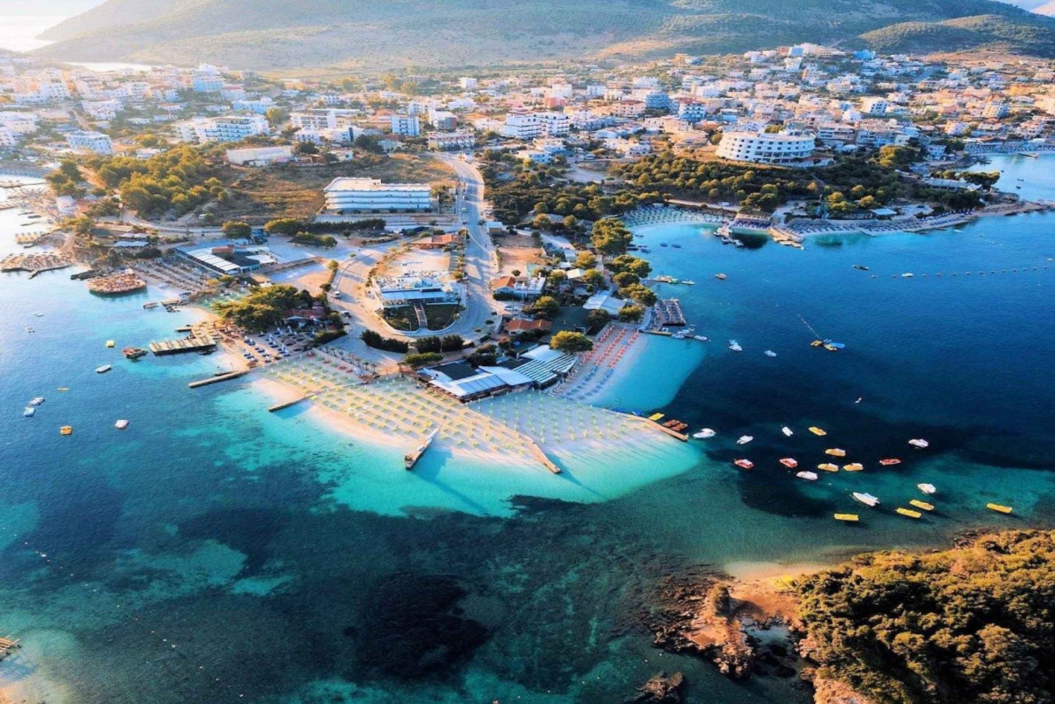 ドゥレス/ゴレム/ティラナ発：サランダ、クサミル、ブルーアイ日帰りツアー