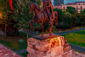 Tutustu Tiranaan kuuden tunnin aikana paikallisen kuljettajan kanssa