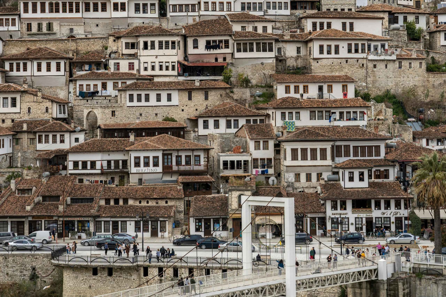 Stadstur i Tirana och Dajti-linbanan