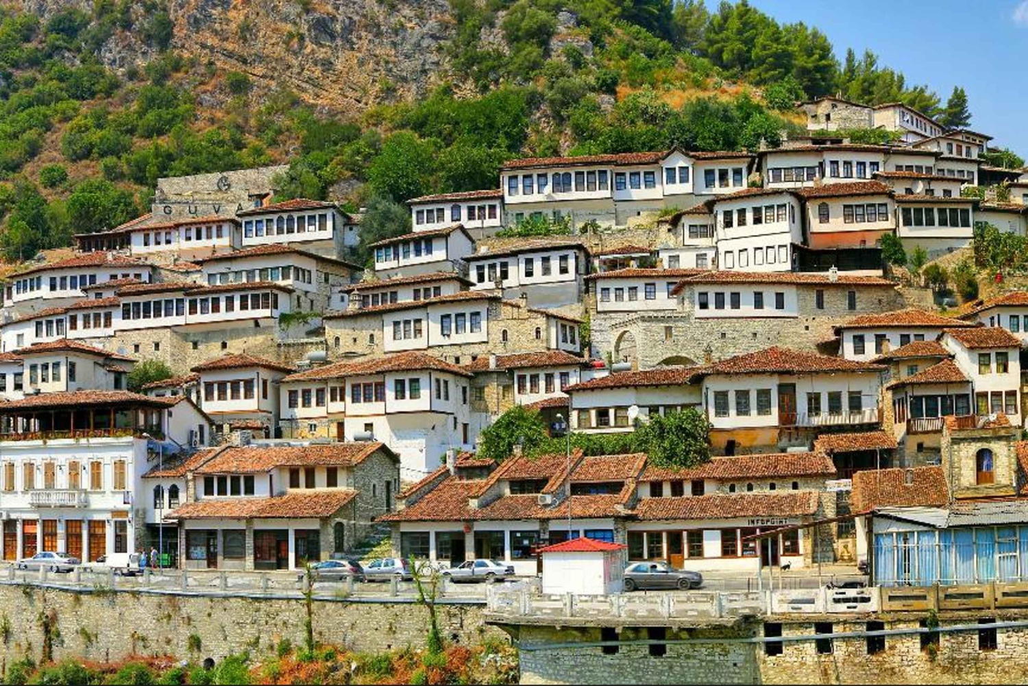 Von Durres/Golem: Burg Berat und alter Basar