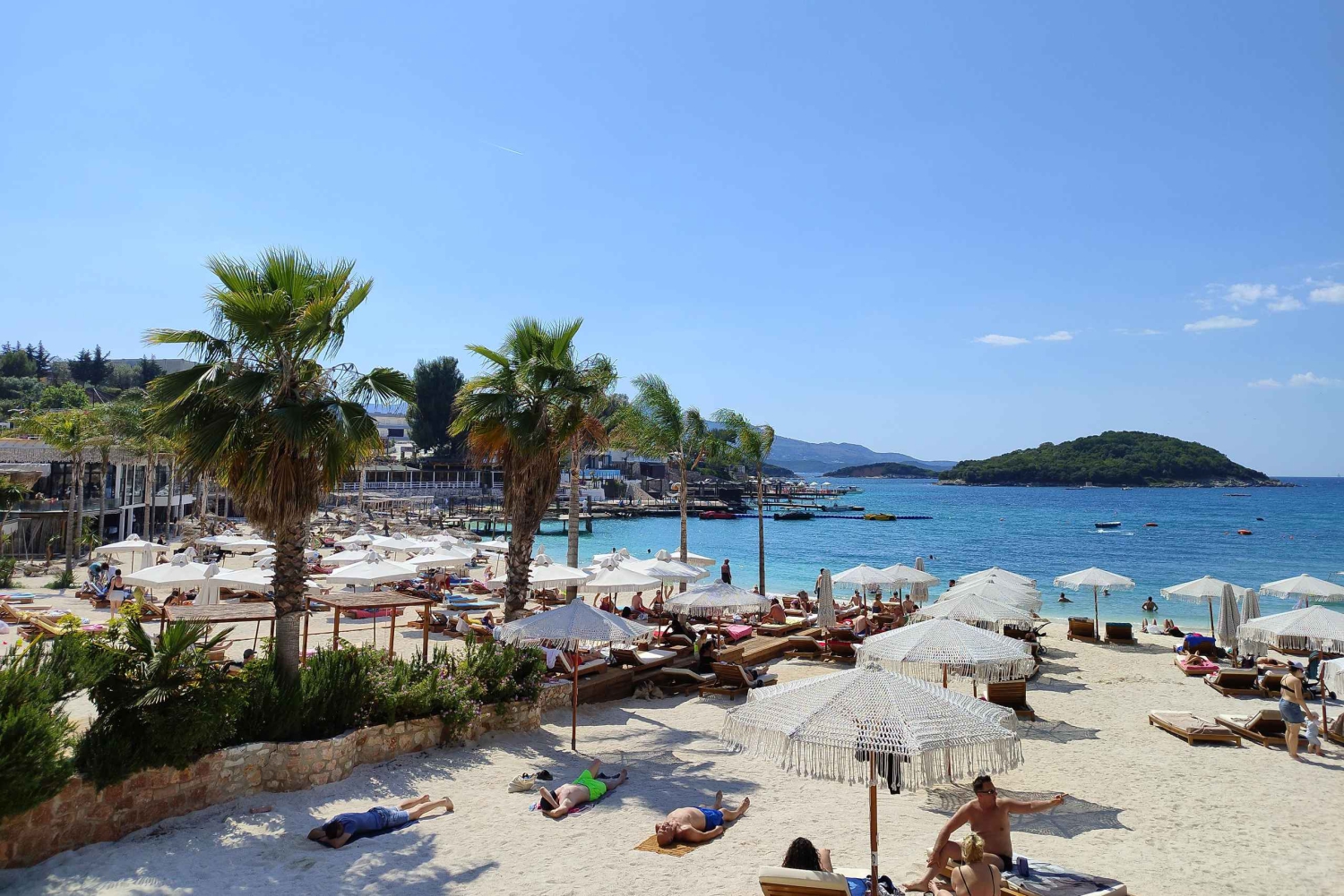 Kruja à noite: tour pelo castelo e bazar saindo de Tirana