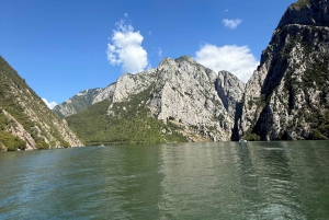 Ab Gushte: Ganztägige Bootstour auf dem Shala-Fluss