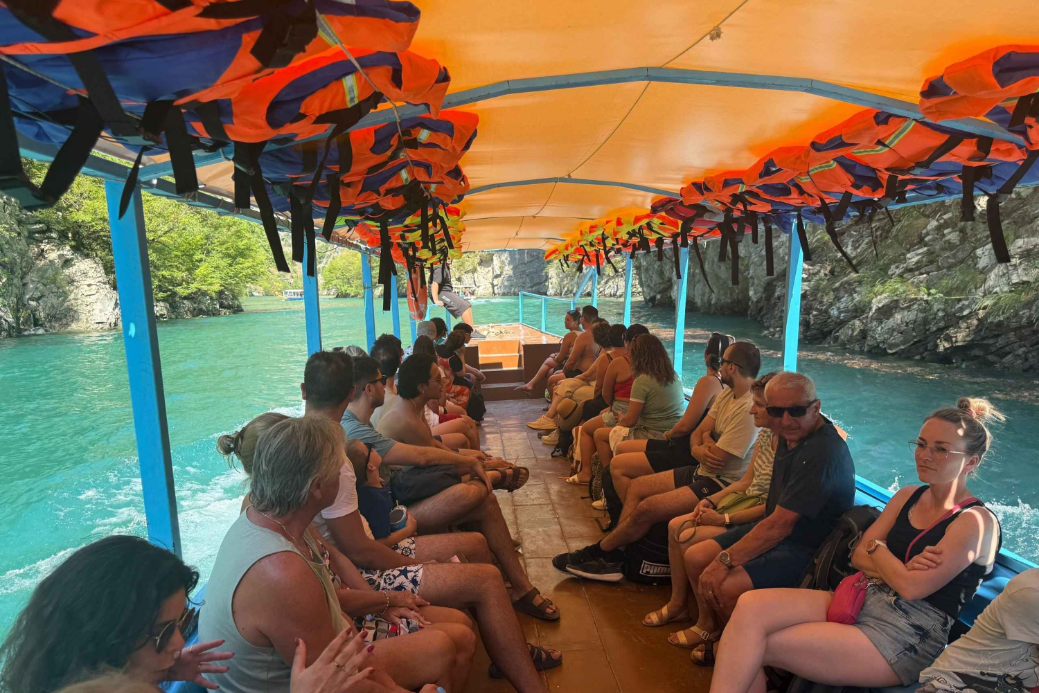 Komani-padolta: Komani-järvi ja Shala-joki – VENERETKI