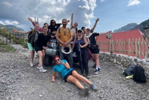 Från Shkodra Center: Shala-flodkryssning – buss- och båttur