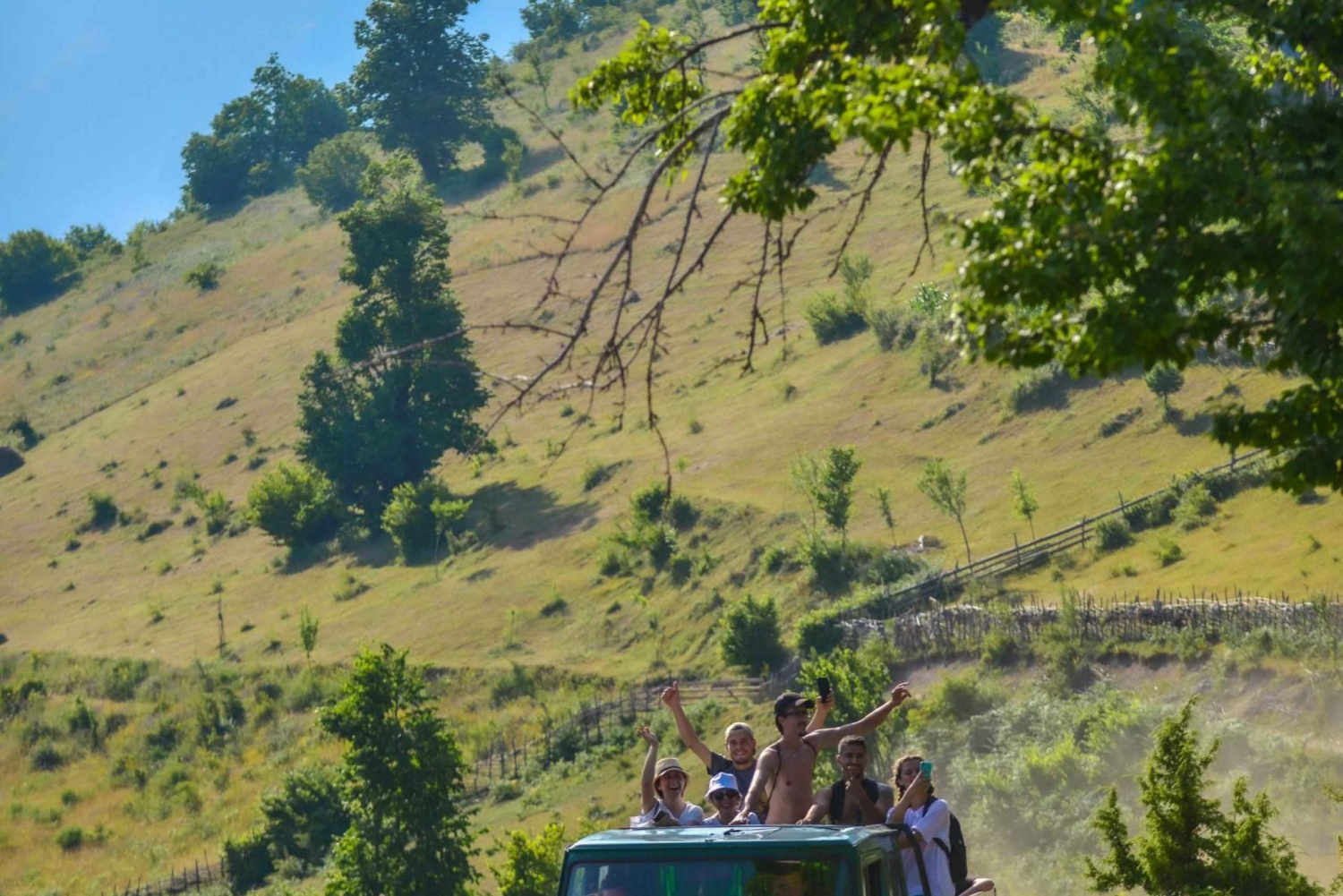 Von Tirana: 2-tägige Tagestour, Albanische Alpen, Komani-See, Kosovo