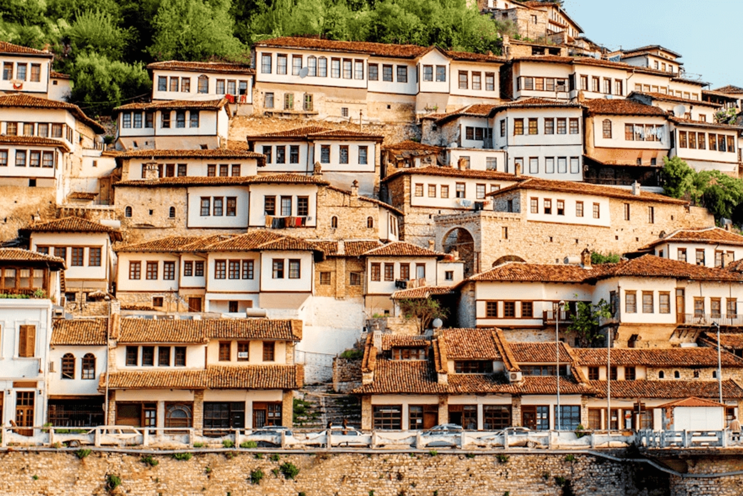 Vanuit Tirana: Dagtrip naar Berat en Belsh