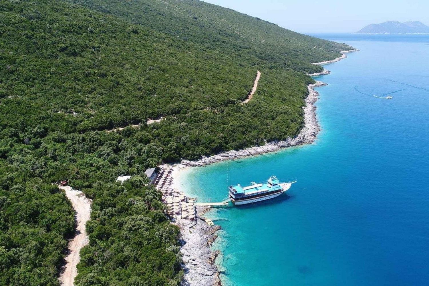 ティラナの共産主義の過去；小グループウォーキングツアー