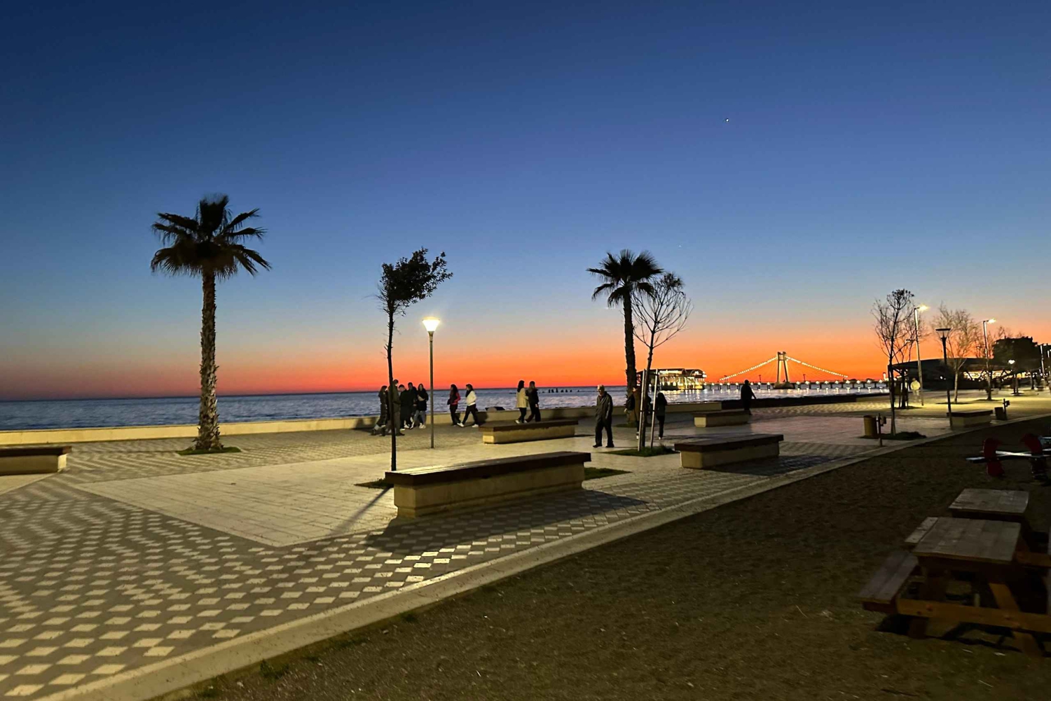 Fra Tirana: Durres by- og stranddag med parasoll inkludert.