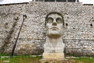 De Tirana e Durres: excursão particular de um dia a Apollonia, Berat