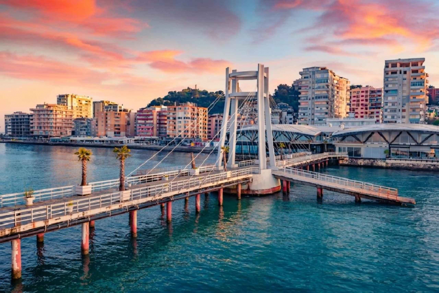 Von Tirana aus: Entdecke das Durres Museum, das Amphitheater und die Küste.