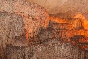 ティラナ発：ホワイトドリンの滝、ジップライン、洞窟ツアーをご案内いたします