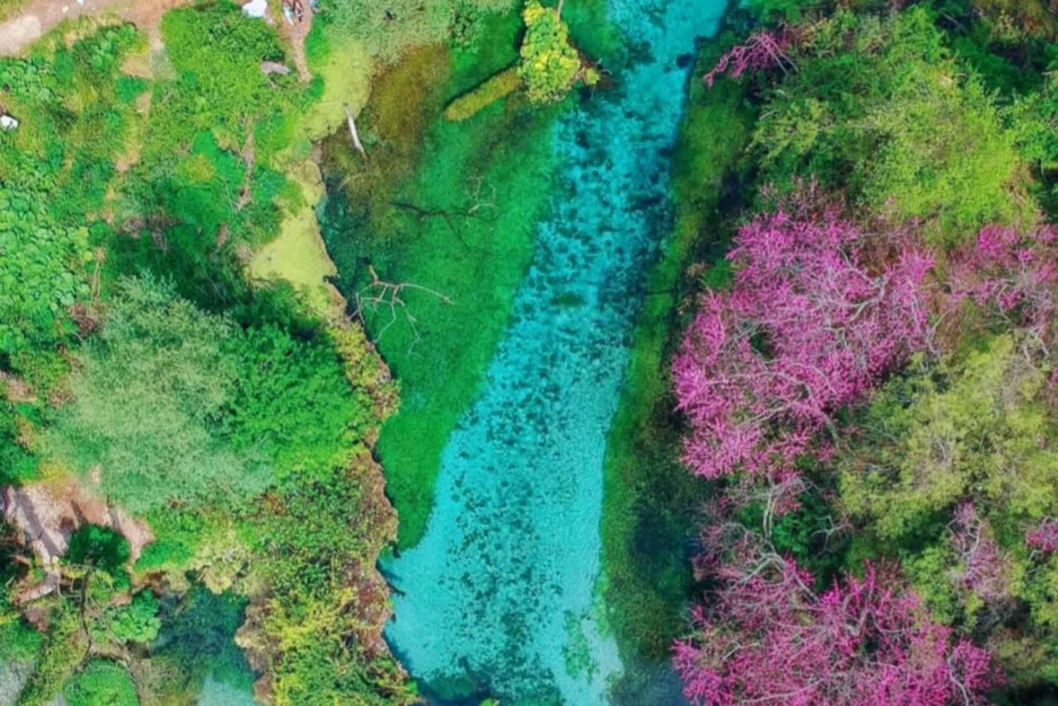 Desde Saranda: Excursión de un día a la Ciudad de Piedra de Gjirokastra y el Ojo Azul