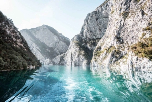 Golem/Durrës: rondvaart op het Komani-meer