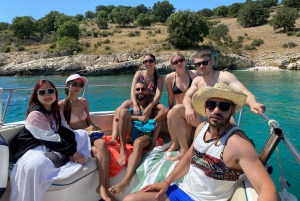 Saranda: rejs łodzią z 6 przystankami + darmowy drink i snorkeling