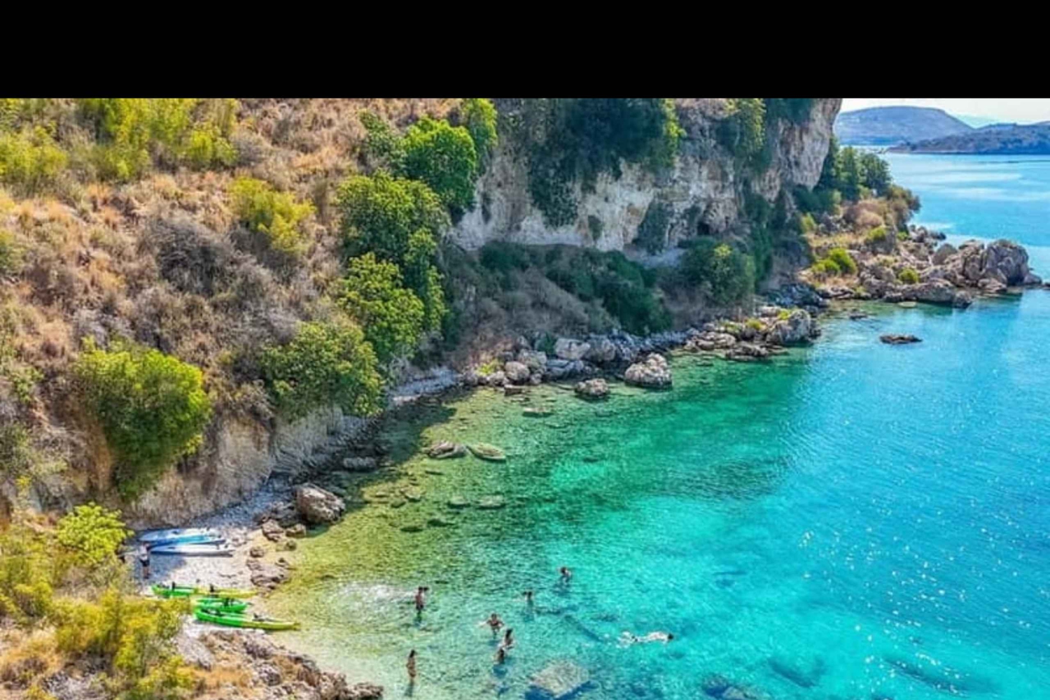 Himara: Piratgrotte-tur med svømmeturer og snorkling (8–10 personer)