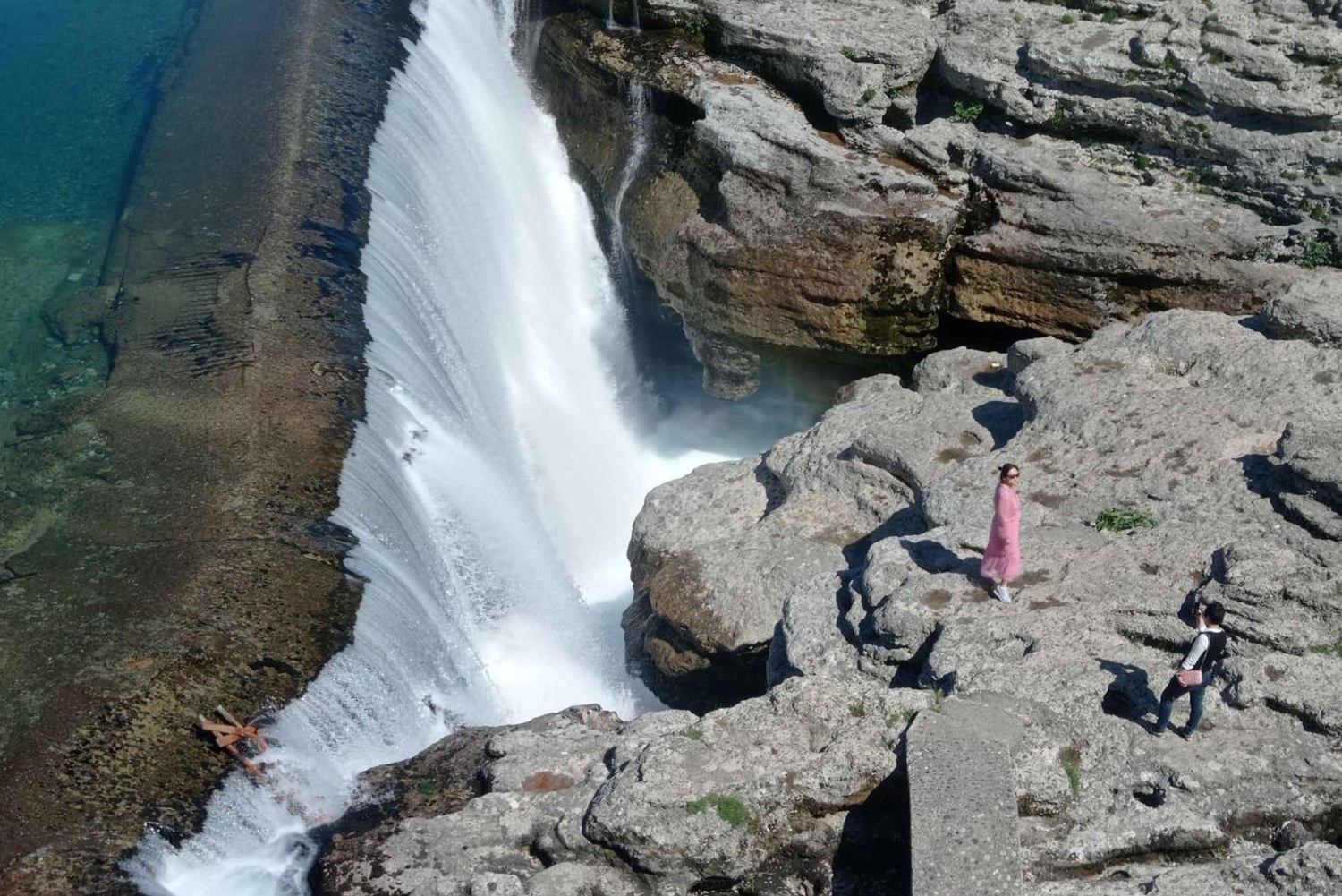 Podgorica: Besøk i Albania, Skadarsjøen og Rozafa slott