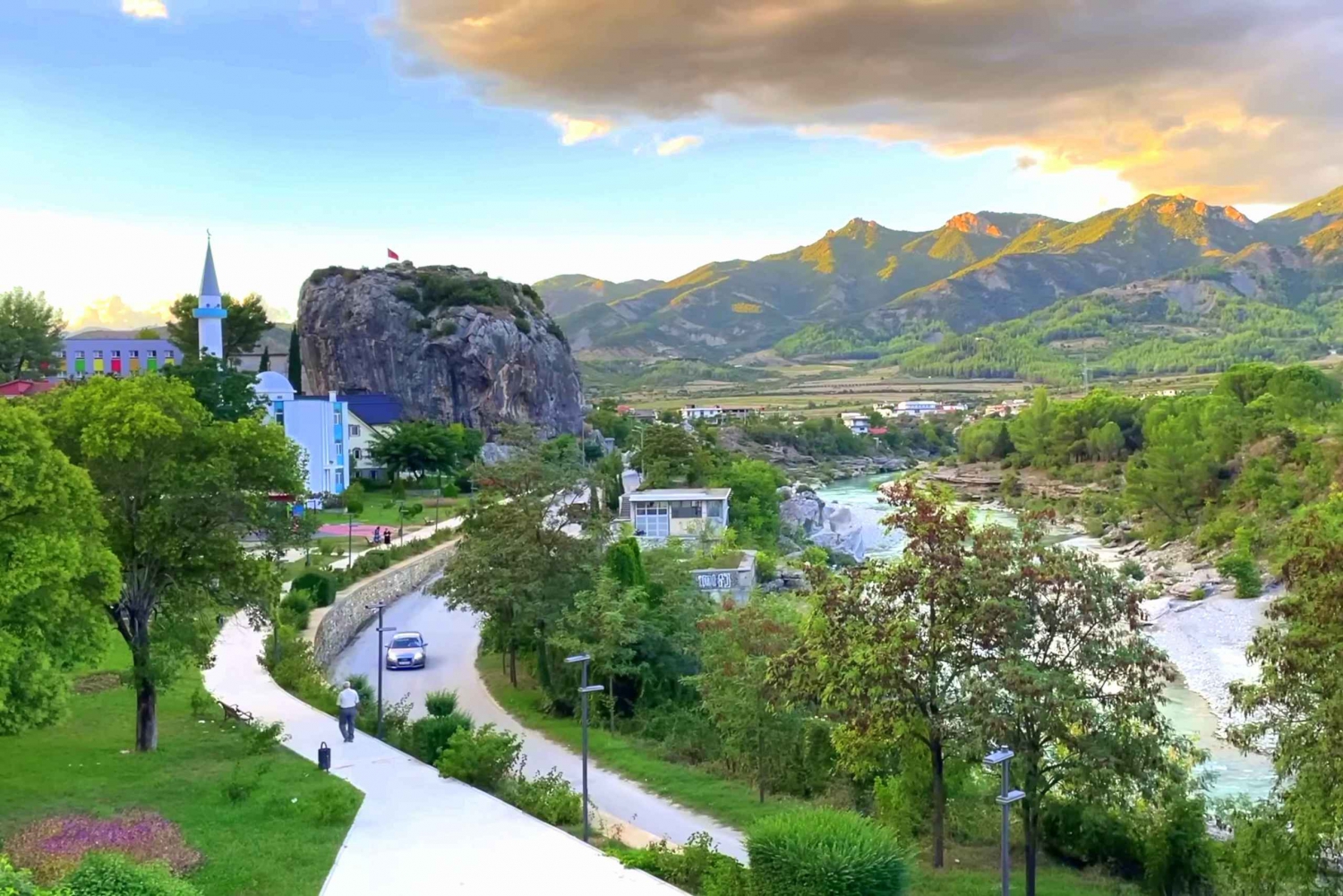 RED LINE: VIP-Tagestour mit SUV: Vlora-Gjirokastra-Përmet