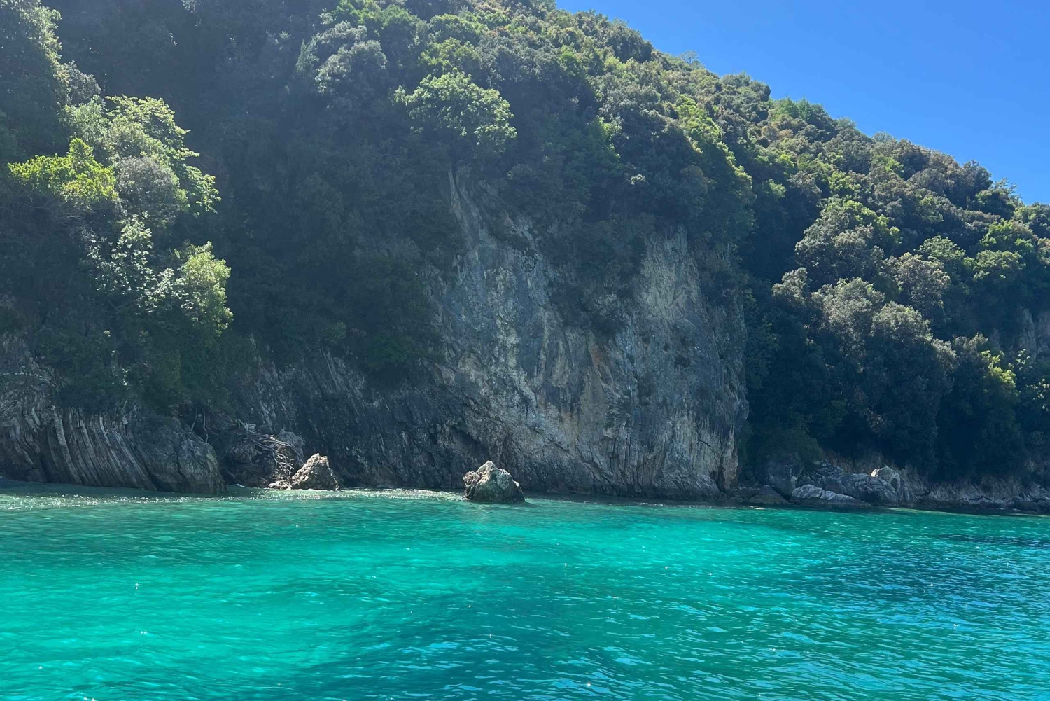 Saranda : tour en bateau vers 7 destinations et plongée avec tuba