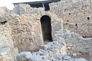 Saranda: comunismo, vistas panorámicas, monasterio y mezquita