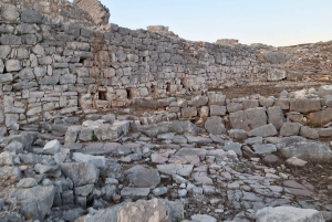Saranda: comunismo, vistas panorámicas, monasterio y mezquita