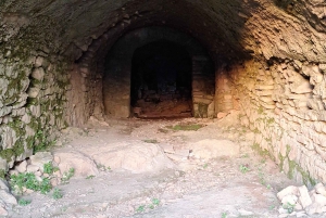 Saranda: comunismo, vistas panorámicas, monasterio y mezquita
