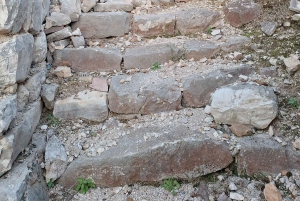 Saranda: comunismo, vistas panorámicas, monasterio y mezquita