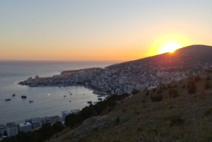 Saranda: comunismo, vistas panorámicas, monasterio y mezquita