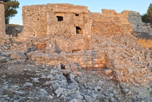 Saranda: comunismo, vistas panorámicas, monasterio y mezquita