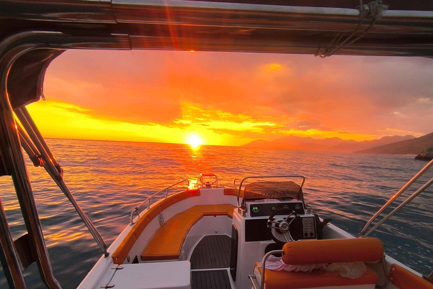 Saranda: Heldagstur med båt, strandstopp og svømming