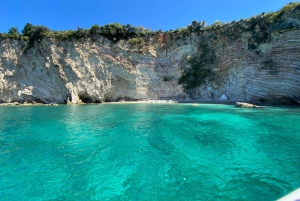 Saranda: rejs łodzią z 6 przystankami + darmowy drink i snorkeling