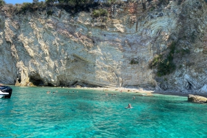 Saranda: rejs łodzią z 6 przystankami + darmowy drink i snorkeling