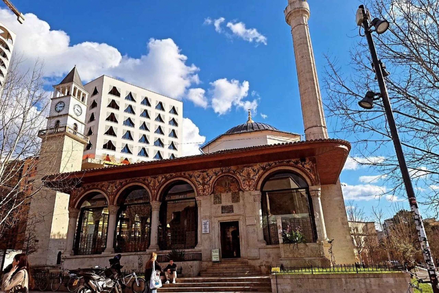 Тирана: прогулка по истории Албании.