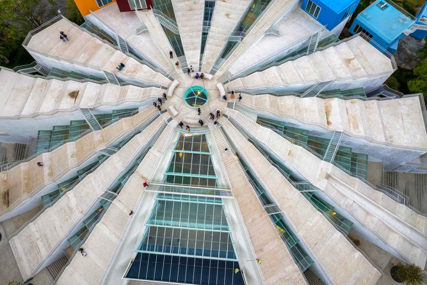 Recorrido en bicicleta por Tirana con un guía local.