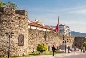 Tirana : excursion d'une journée à Berat via les châteaux de Petrela et d'Elbasan