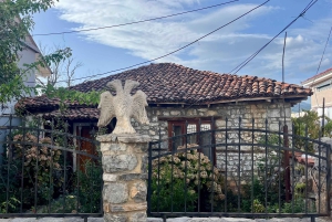 ティラナ発：エルバサン要塞、リン村、オフリド湖ツアー