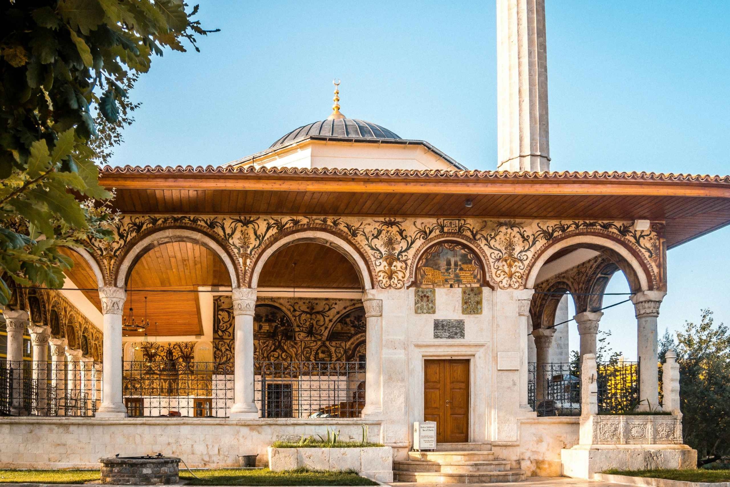 Tirana: Nopea kävelykierros tärkeimmillä nähtävyyksillä paikallisen oppaan kanssa