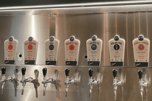 Tirana: degustacja piwa kraftowego z lokalnymi przekąskami