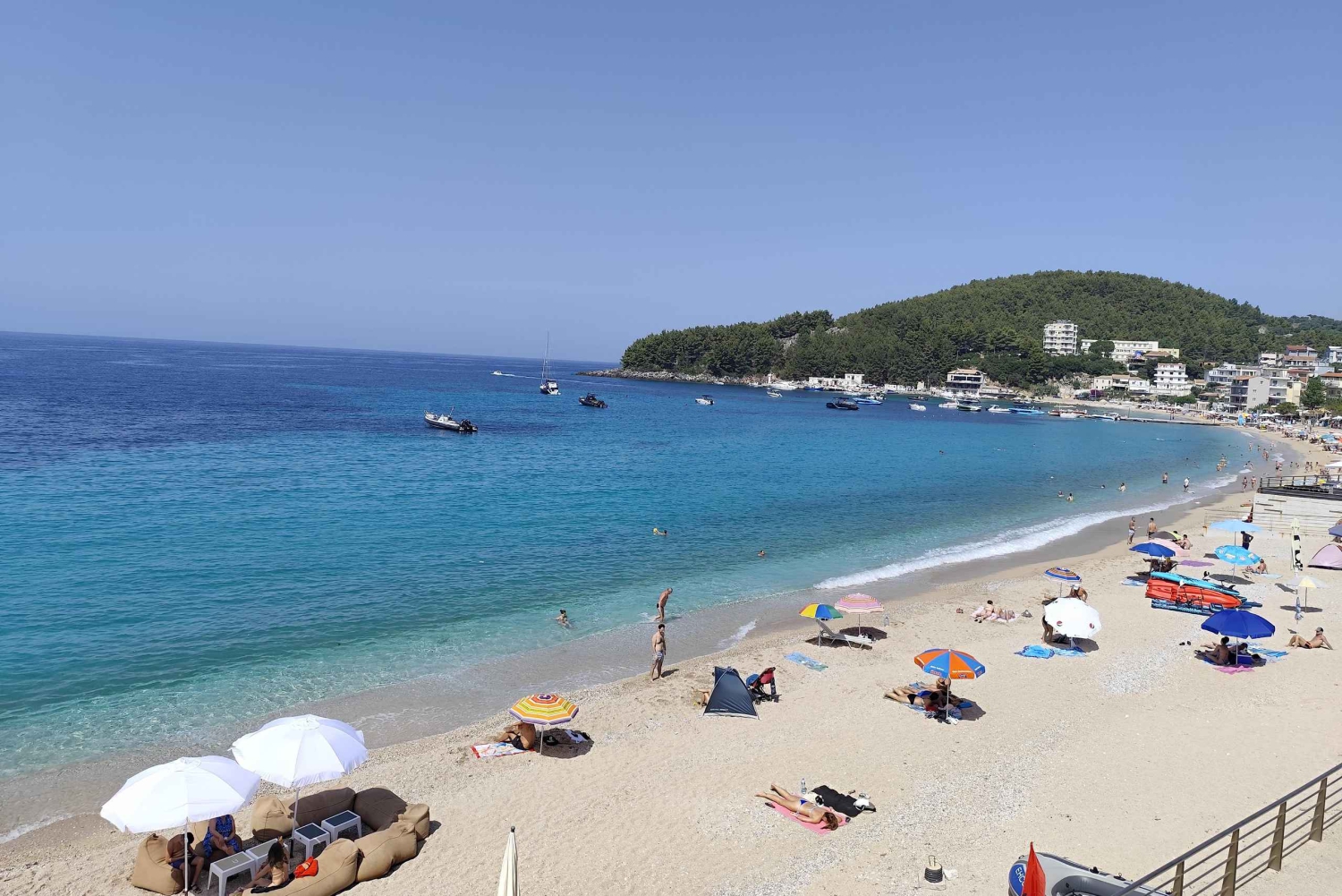 Tiranasta Albanian Rivieralle: Albanian rannikolla: Yksityinen päiväretki